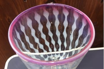 アンティーク雑貨　レトロ雑貨　大正期　赤縁玉垂れ文なつめ形氷コップ(グラス)(R-037392)